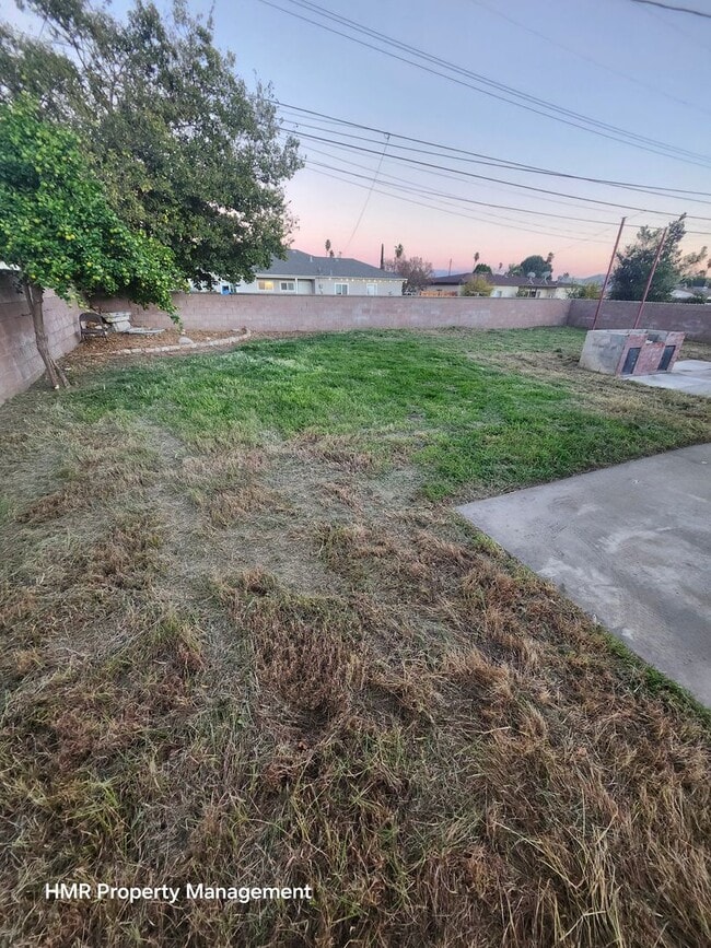 Building Photo - Beautiful remodel 3 bed 2 bath house