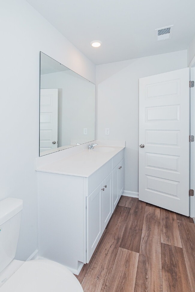 Building Photo - Brand-new 3 bedroom, 2.5 Bath Townhome with pond view