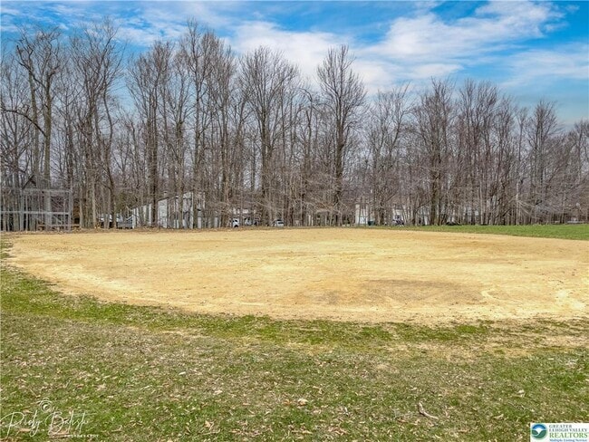 Building Photo - 3322 Woodland Dr