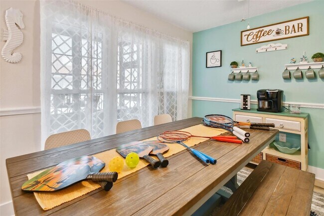 Building Photo - 315 Medallion Blvd