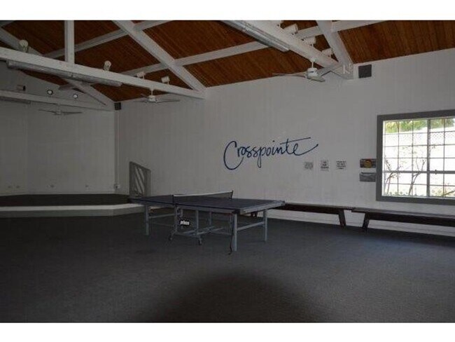 Building Photo - Crosspointe Townhouse - ground floor 2 bed...