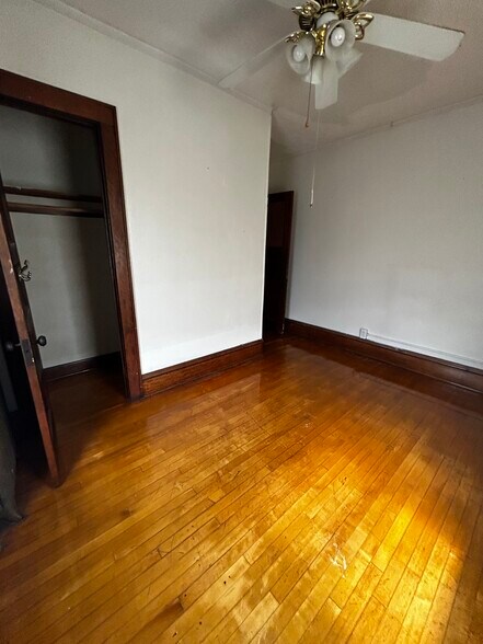 Bedroom - 410 5th St NE