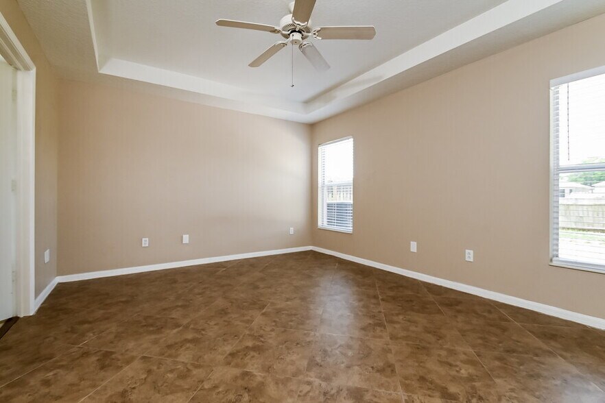 Building Photo - 8424 Deer Chase Dr