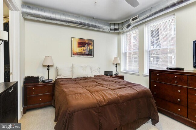 Bedroom - 149 W St NW