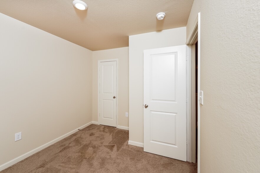 Building Photo - 8067 Hagood St