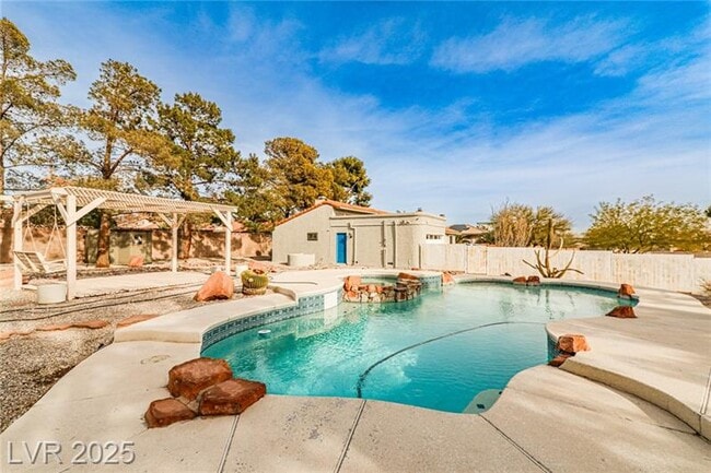 Building Photo - 6315 N Park St