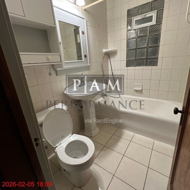 Building Photo - 1909 Thurston Ave