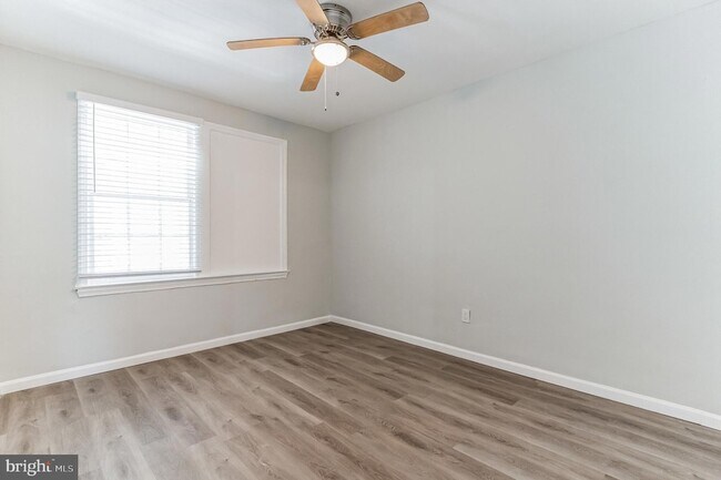 Building Photo - 1223 Simms Pl NE