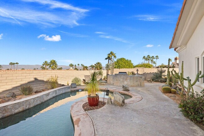 Building Photo - 73110 Calliandra St