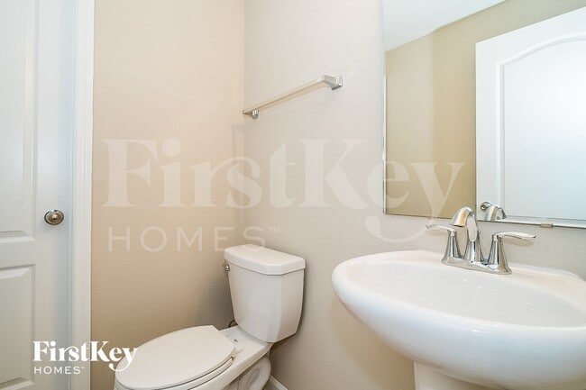 Building Photo - 5645 Kellar Cir