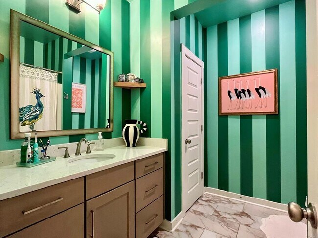 Building Photo - 876 Hedgefield Way