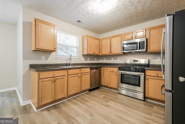 Building Photo - 45 Churchill Park Dr