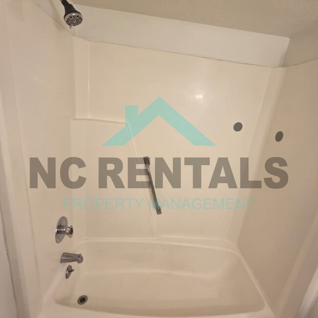 Building Photo - 2559 Green Oaks Ct SE