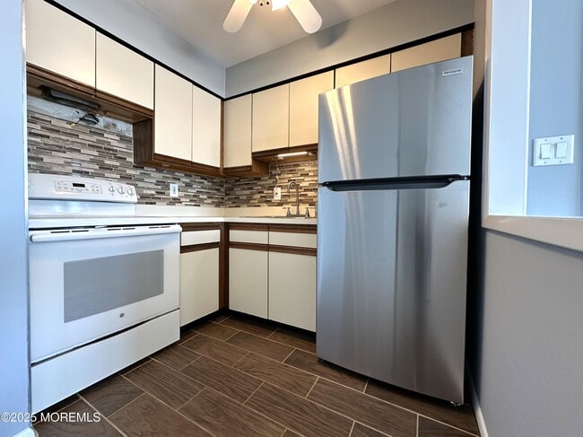 Building Photo - 1501 Ocean Ave N