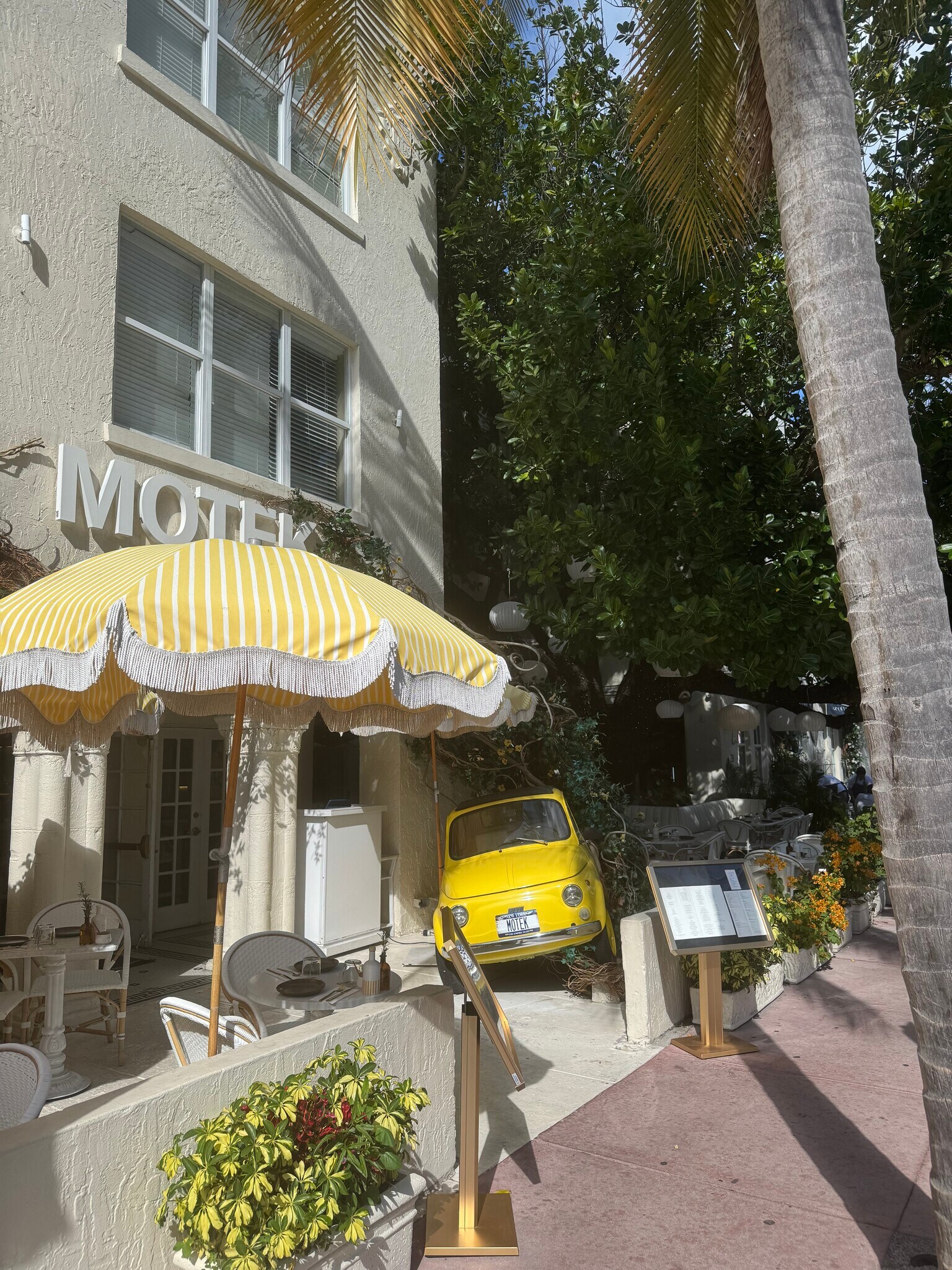 Building Photo - 220 Collins Ave