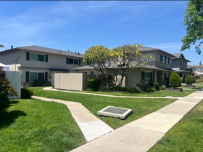 Building Photo - 161 Greentree Ln