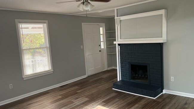 Building Photo - 422 West Ave