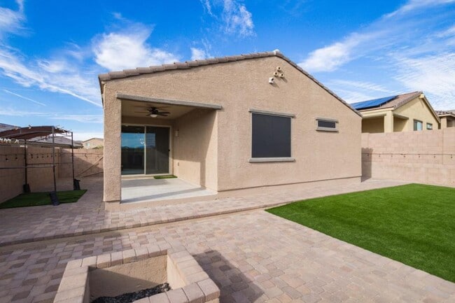 Building Photo - 14058 E Red Pine Pl