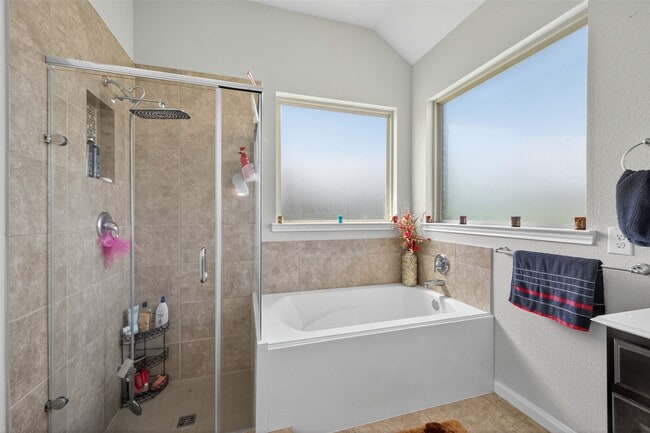 Building Photo - 13935 Manobrook Ct