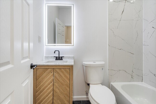 Building Photo - 334 Saint Paul Pl