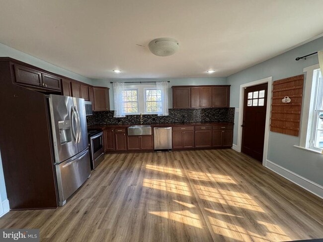 Building Photo - 208 Vineyard Rd