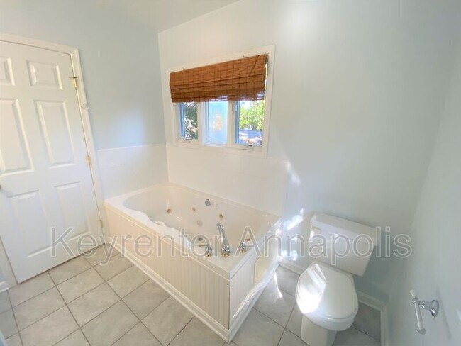 Building Photo - 1161 Green Holly Dr