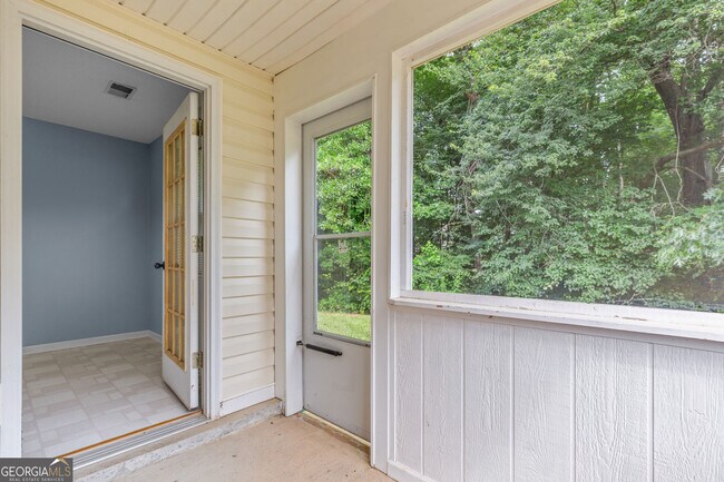 Building Photo - 2510 Fort Daniels Dr NE