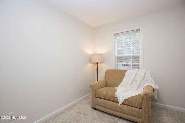 Building Photo - 681 Ginesing Dr