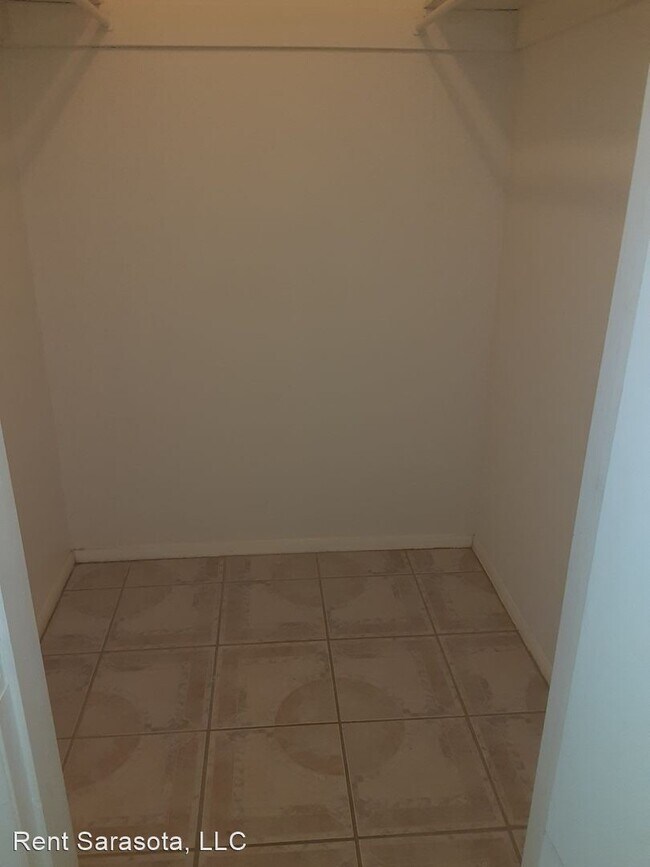 Building Photo - 3 br, 2.5 bath House - 4477 Sandner Dr.