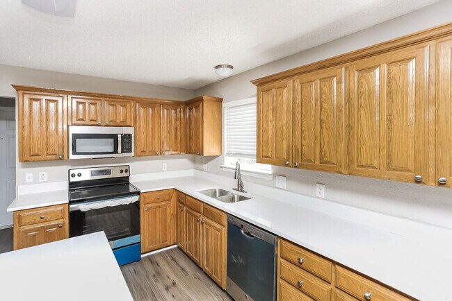 Building Photo - 8017 Jolie Dr