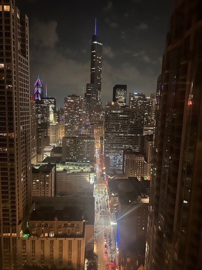 Building Photo - 30 E Huron St