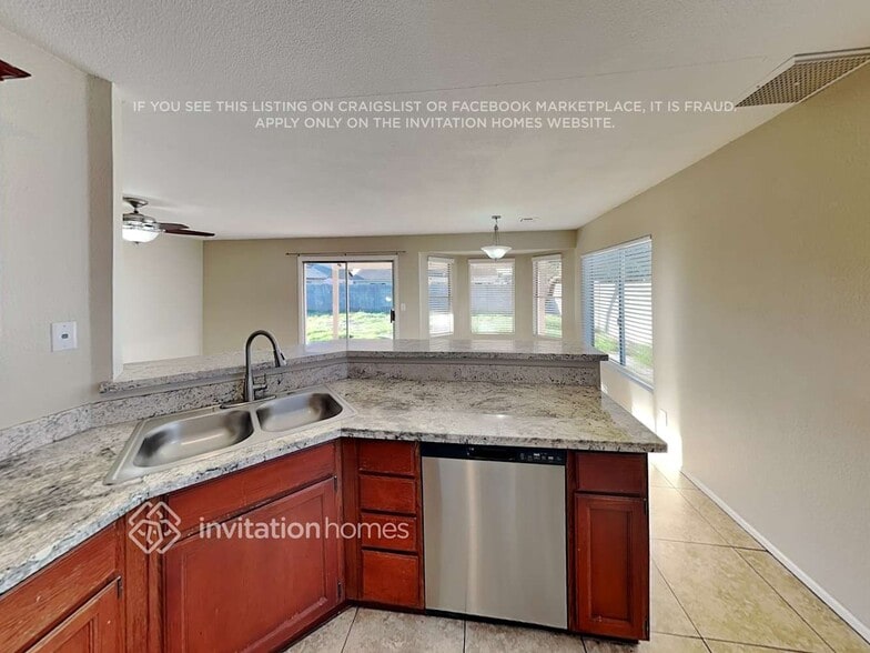 Building Photo - 7041 W Krall St