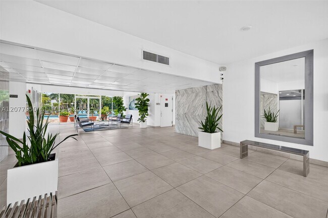 Building Photo - 401 Golden Isles Dr