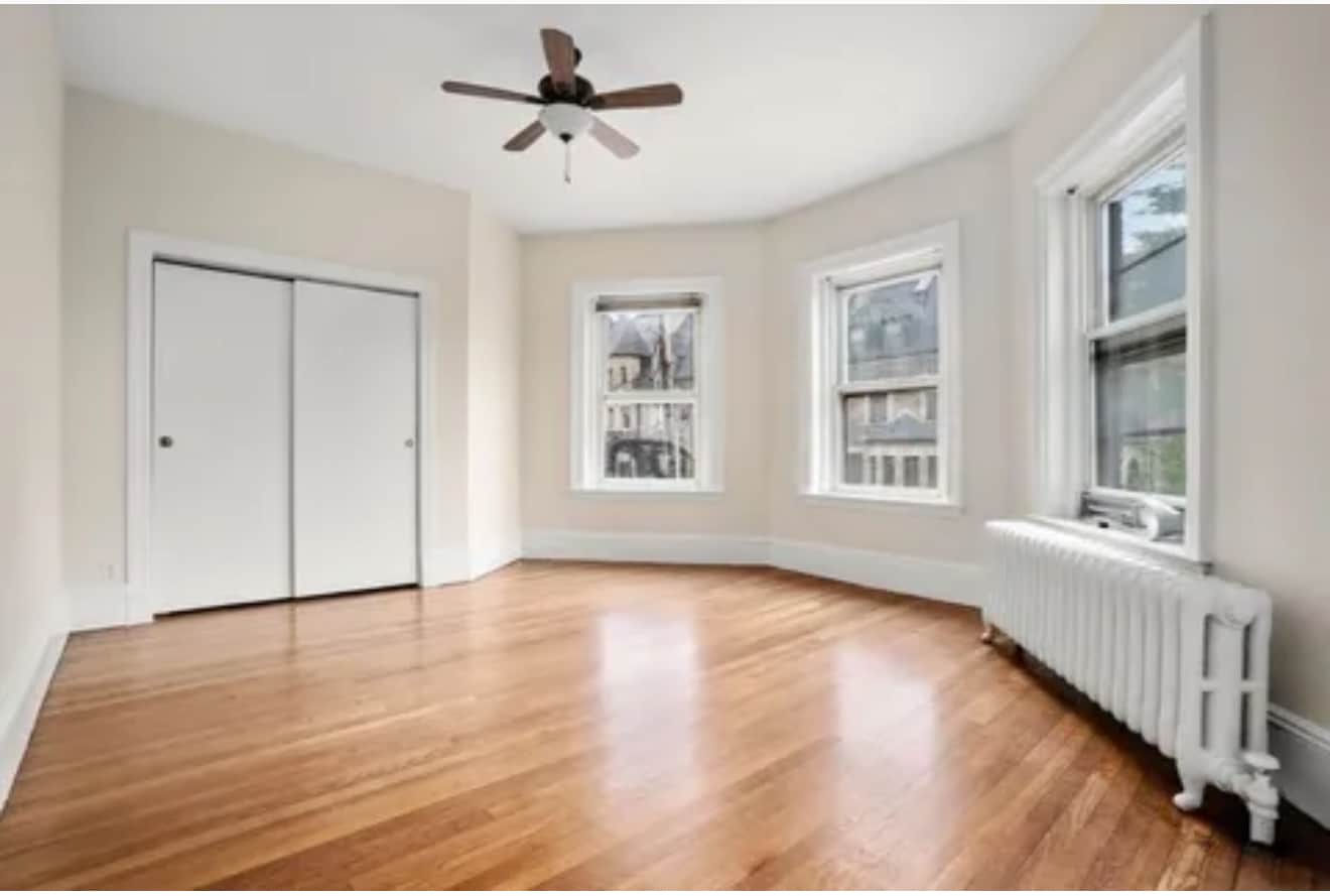 Building Photo - 369 Tappan St