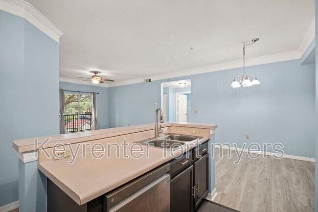 Building Photo - 11530 Villa Grand