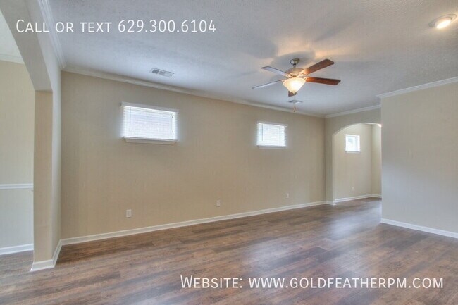 Building Photo - 126 Trenton Ln