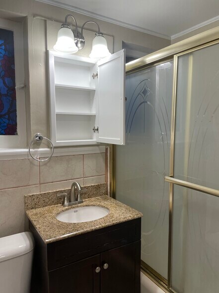 Bathroom - 4417 Rosa Ave
