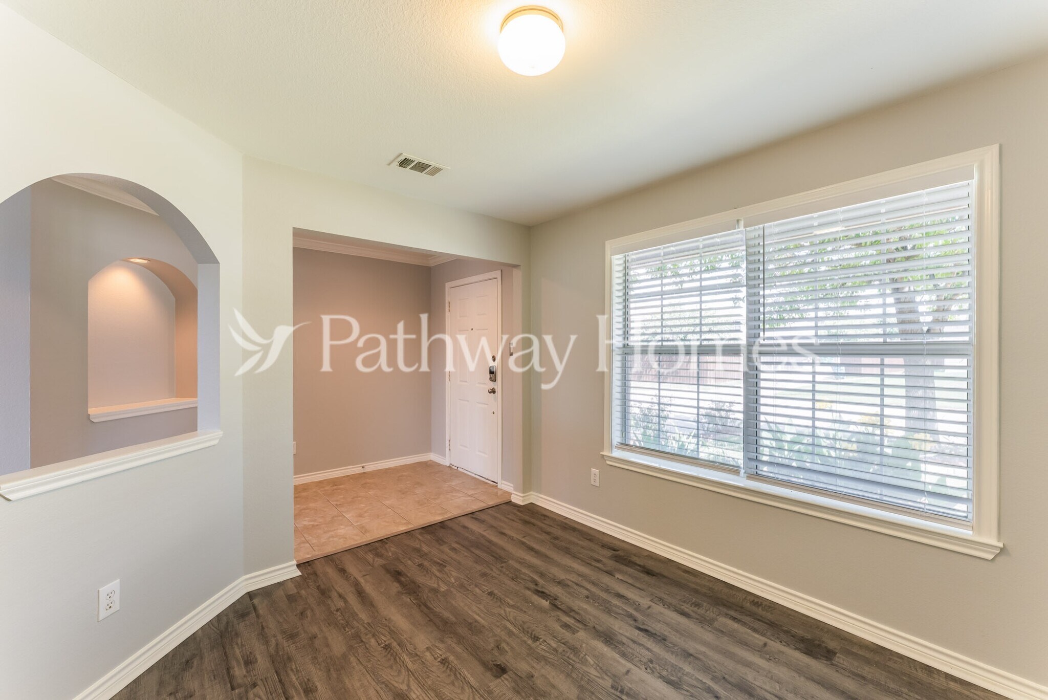 Building Photo - 212 Hereford Dr