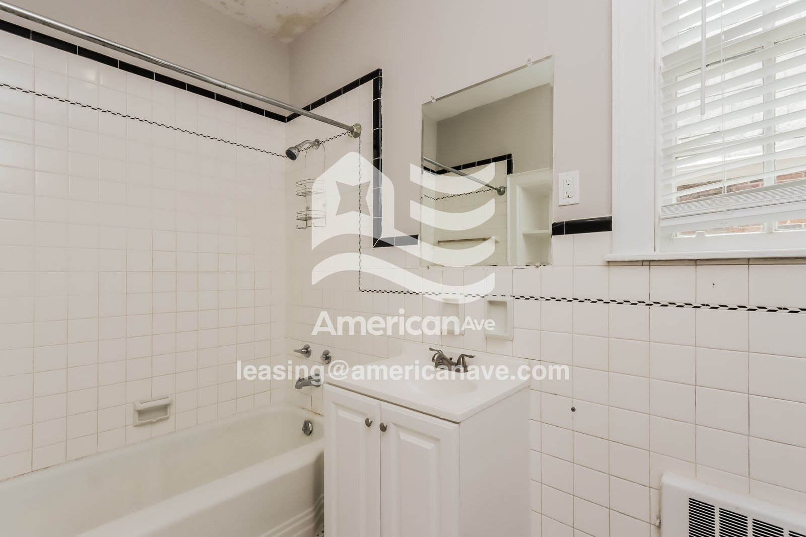 Building Photo - 3295 S Perry St