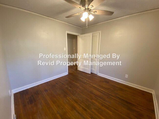 Building Photo - 328 Buntyn St