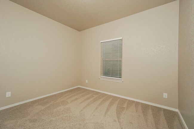 Building Photo - Spacious 3-Bedroom Brick Home