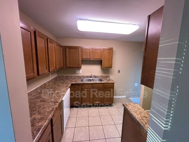 Building Photo - 348 Chase Ave