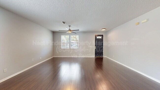 Building Photo - 1063 Collinswood Dr W