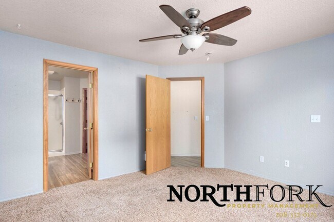 Building Photo - SE Boise Condo