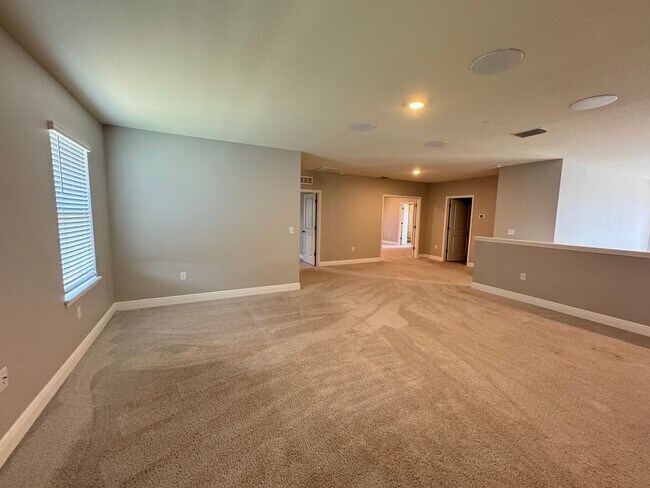 Building Photo - Available NOW!  Incredible, SPACIOUS 5 Bed...