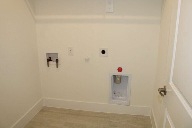 Building Photo - 7029 Confetti Ln
