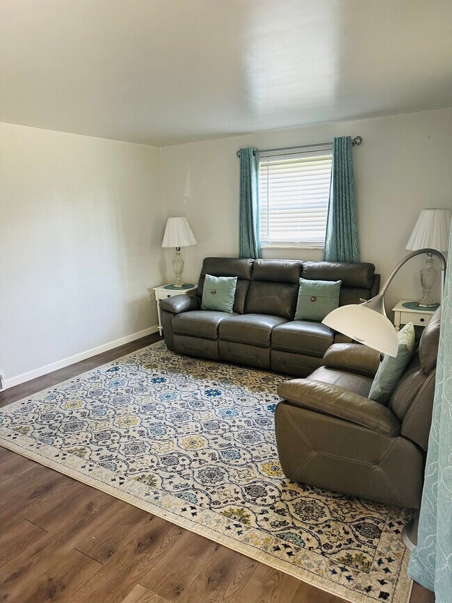 Building Photo - 1420 Collins Ave