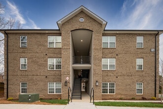 Stella's Place North 2x2 - Stella's Place Apartments: NEAR UNCG