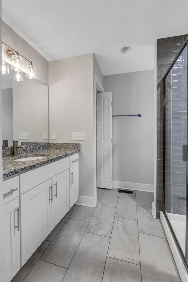Building Photo - Beautiful North Nashville Home