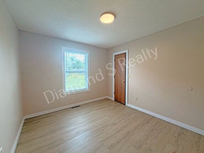 Building Photo - 1508 W Rainey St